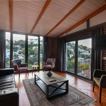 Kuzguncuk Retreat W Stunning Views And Local Charm Apartment